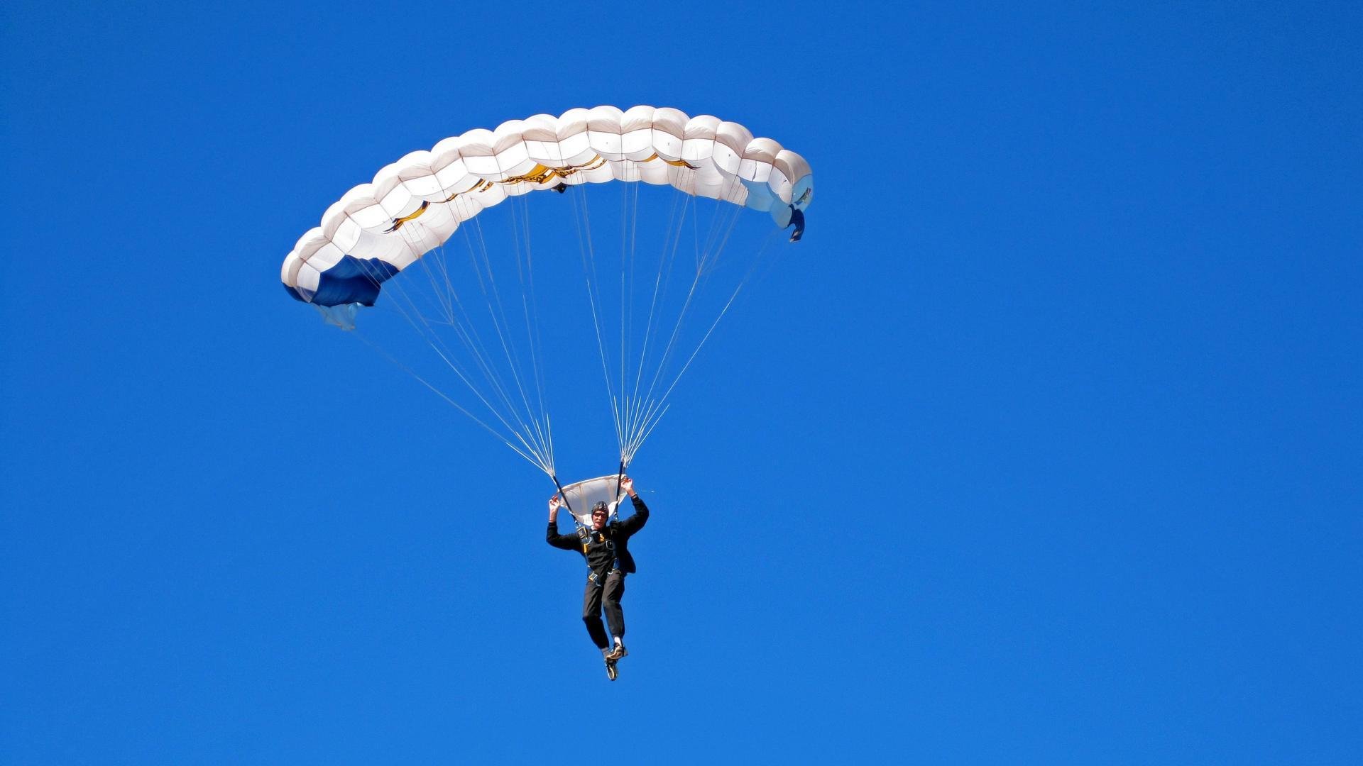 《Faker：再创新高，迎来第十个职业年头》，faker十冠